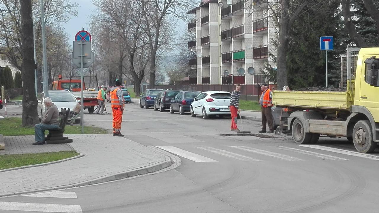 Trwają bieżące remonty dróg na terenie Nowego Targu