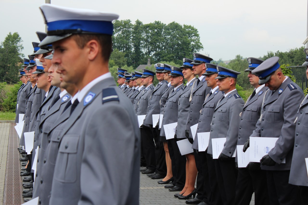 Święto Policji - ponad sto awansów i odznaczeń