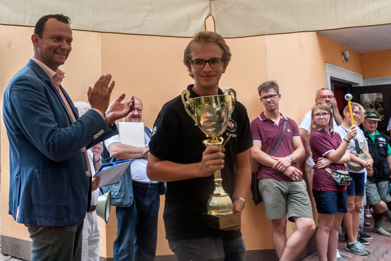 19 - letni reprezentant Aeroklubu Nowy Targ wygrywa w zawodach Pucharu Polski