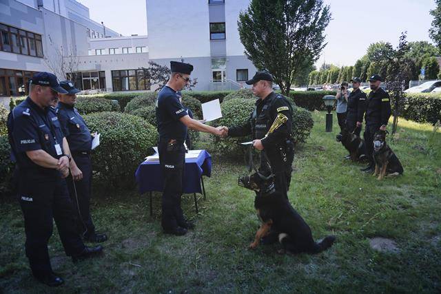 III miejsce nowotarskiego policjanta z psem 