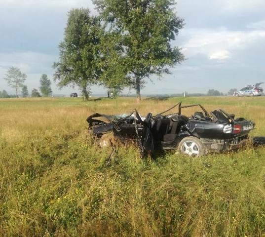 Wypadek w Jabłonce - nie żyje 20-letni kierowca volvo