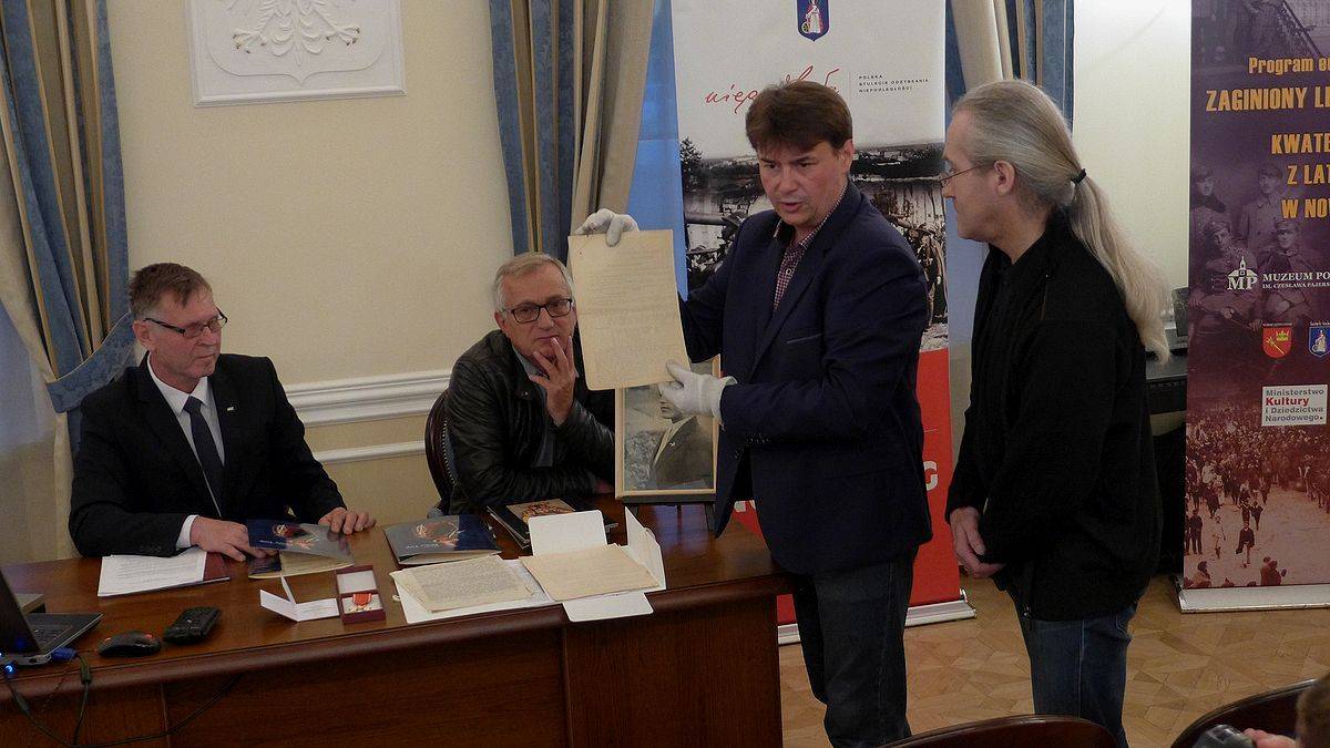 Krzyż Kawalerski Emila Pyzowskiego i dokumenty z czasów wojny – dla Muzeum Podhalańskiego