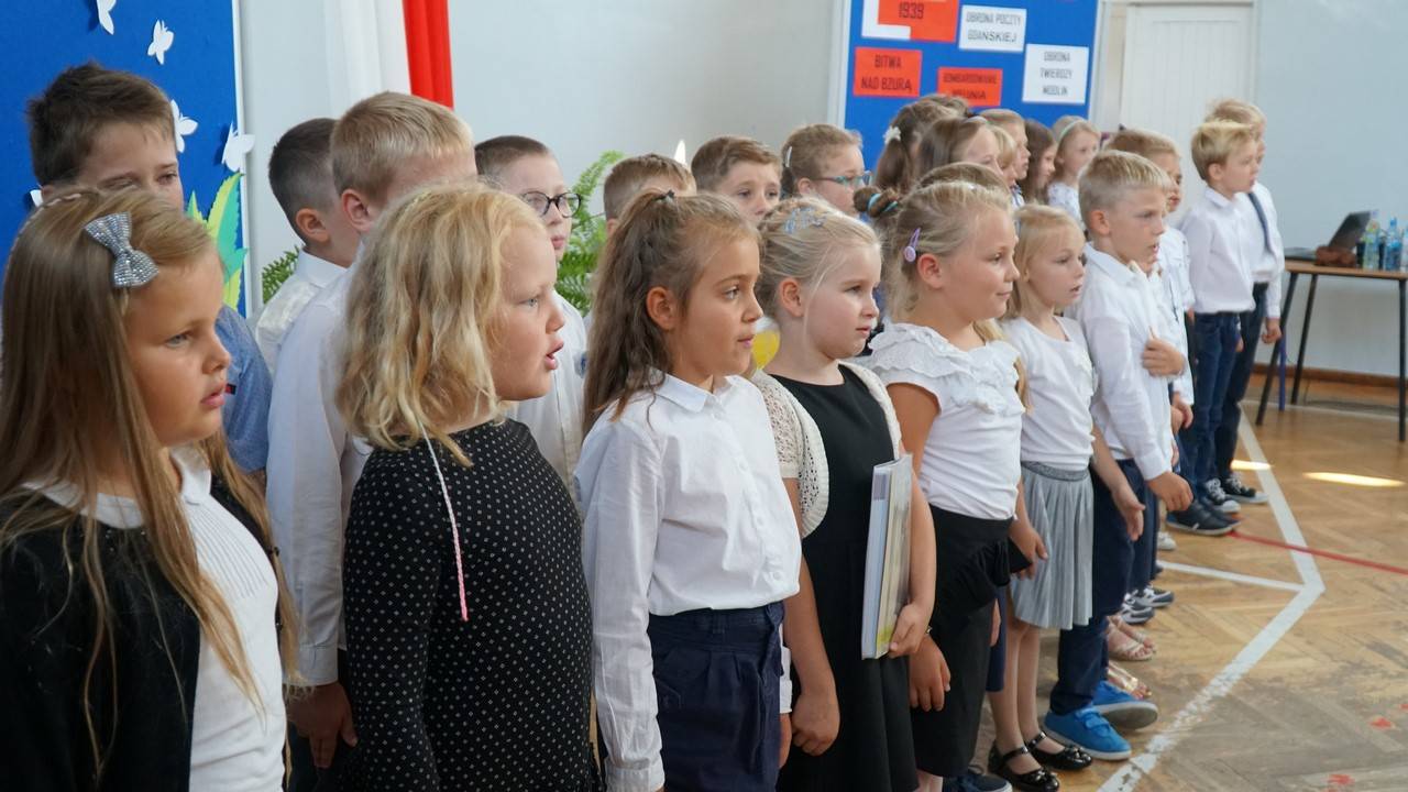 W ponad 20 tys. placówkach oświatowych również w Nowym Targu -zabrzmi jutro o 11:11 hymn narodowy