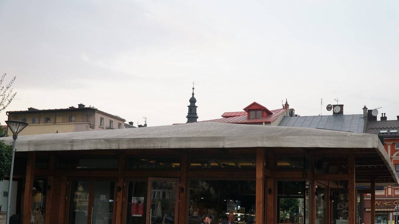 Dachy kawiarenek do wymiany jeszcze w tym roku - miasto szuka wykonawcy