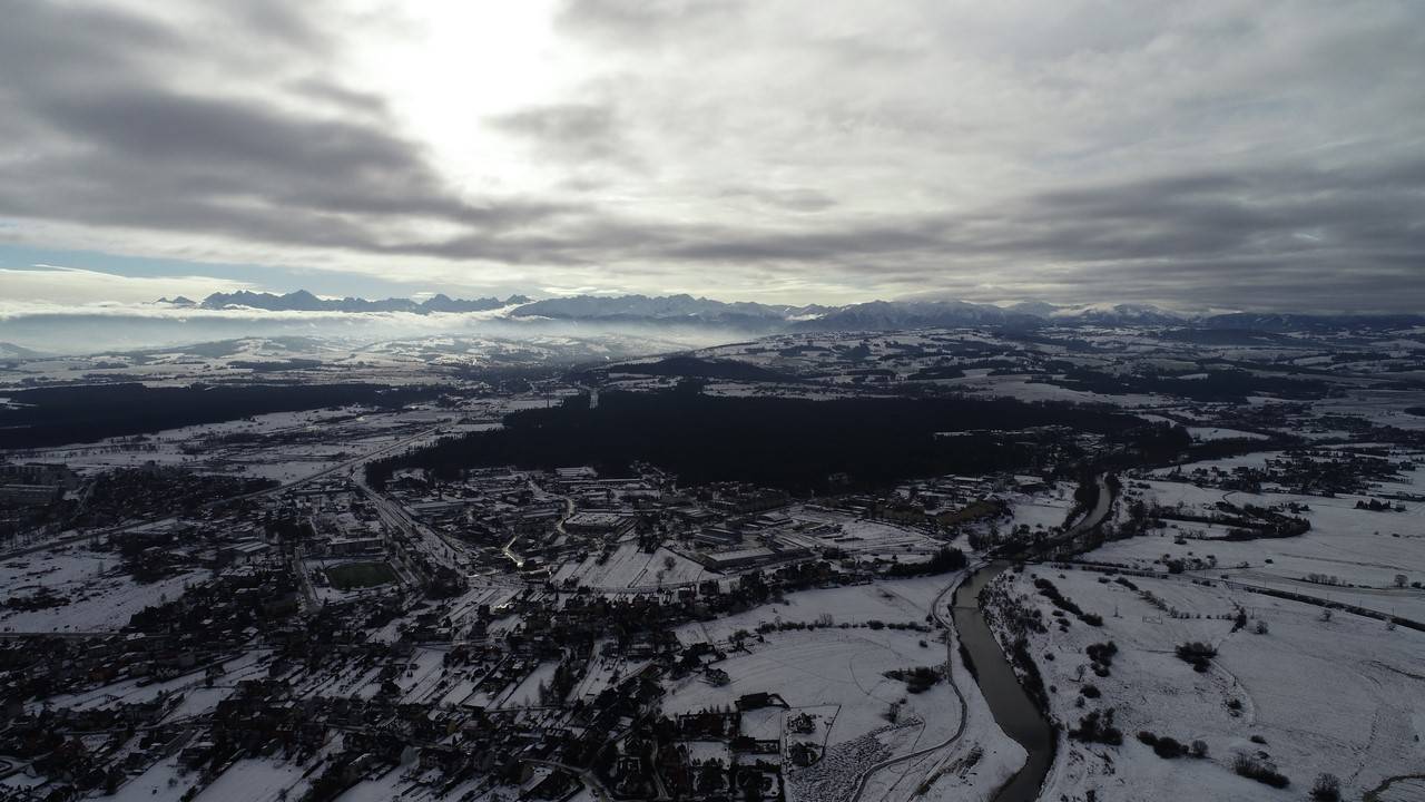 Zimowy Nowy Targ - z lotu ptaka (galeria zdjęć z drona)
