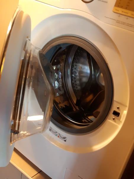 Ukradli pralkę, żeby zrobić sobie pranie