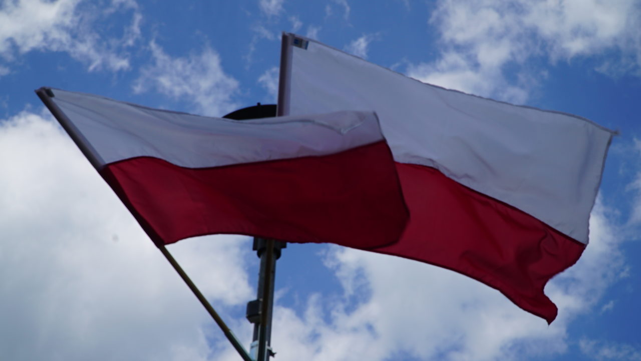 Zobacz jak zmieniała się polska flaga na przestrzeni wieków!