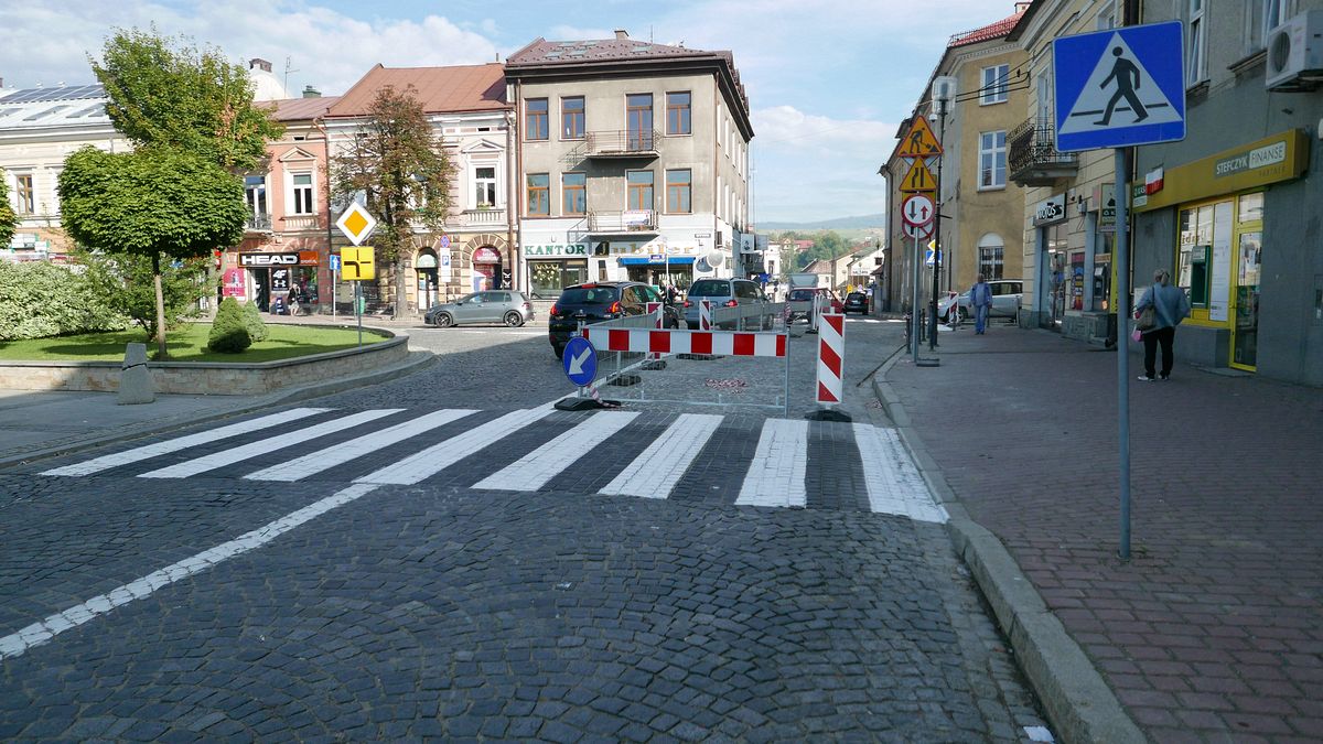 Dalsze utrudnienia związane z remontem nawierzchni. Wlot Szaflarskiej na Rynek będzie zamknięty
