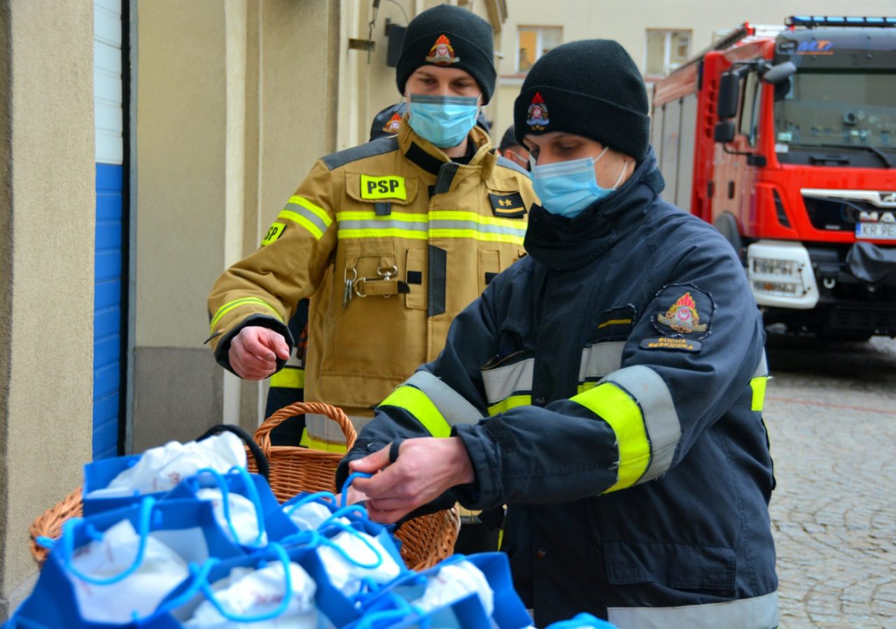 31 małopolskich strażaków wspiera Słowaków w walce z pandemią