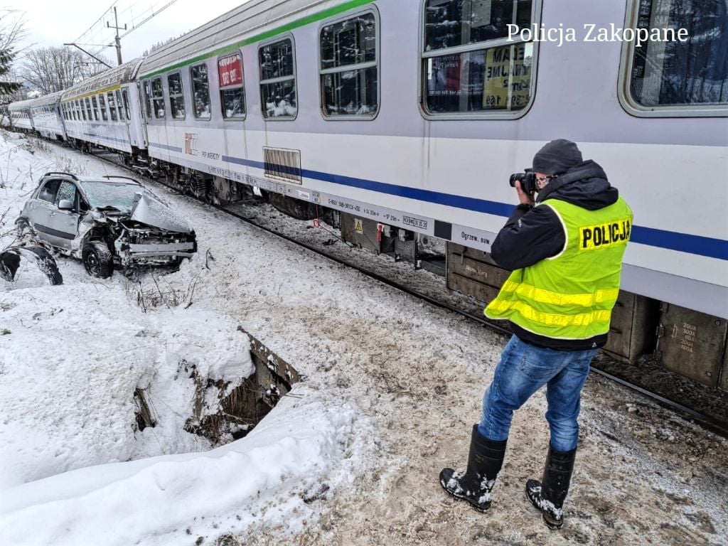 O krok od tragedii na przejeździe kolejowym w Poroninie