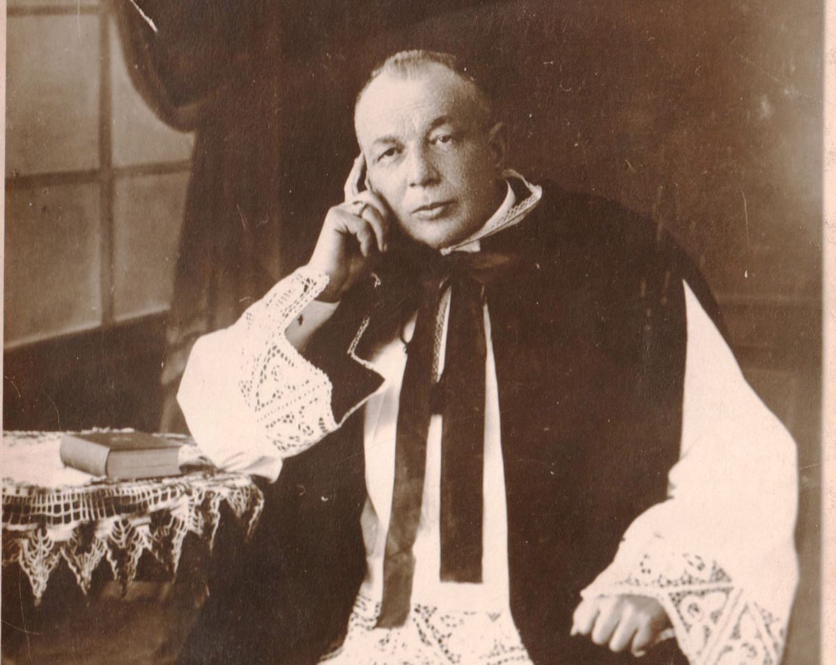 Ks. Franciszek Karabuła – odznaczony pośmiertnie Krzyżem Kawalerskim