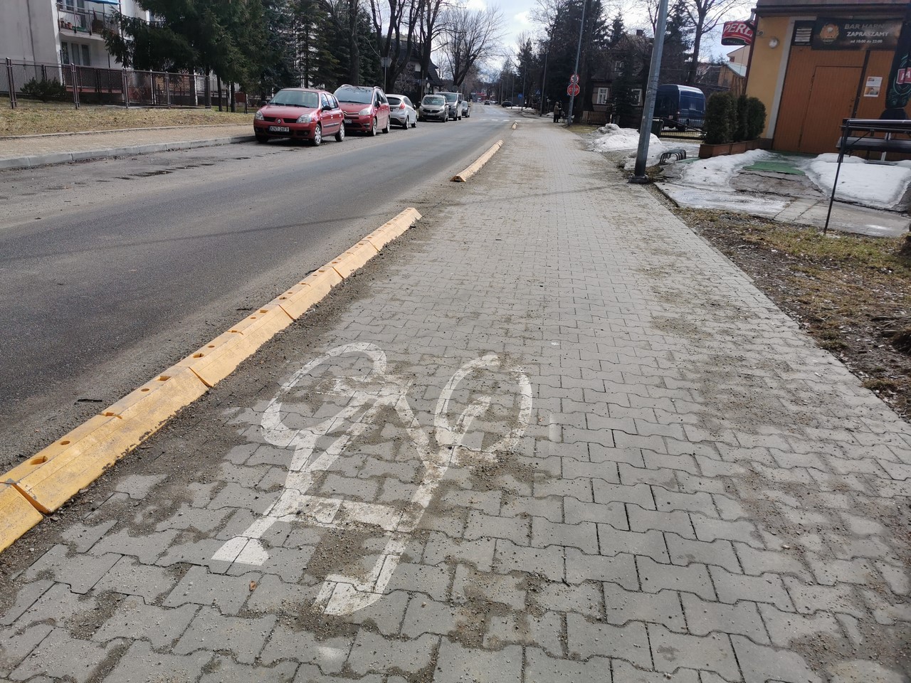 Sprzątanie miasta po zimie: najpierw ścieżki rowerowe