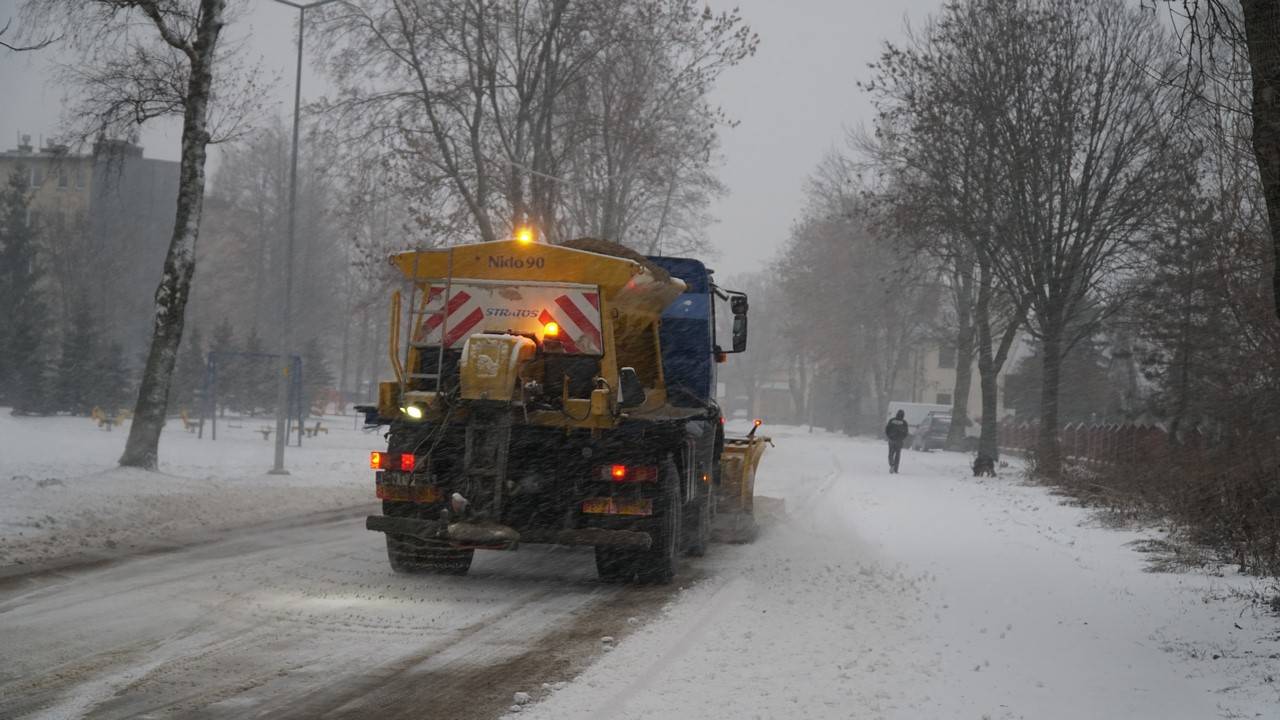 Zimowe utrzymanie dróg na terenie Nowego Targu - niezbędnik na sezon 2021/22