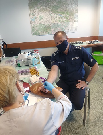 Zbiórka krwi w nowotarskiej komendzie policji