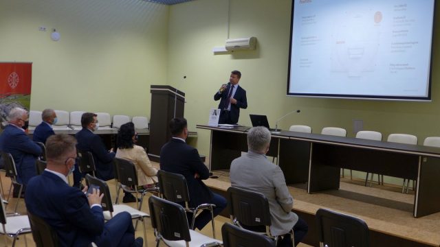 P3830516-1.jpg