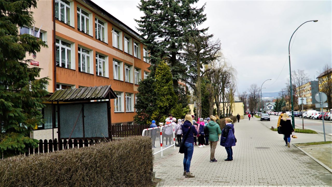 Od wczoraj - zdalna nauka w jednej z klas w nowotarskiej 