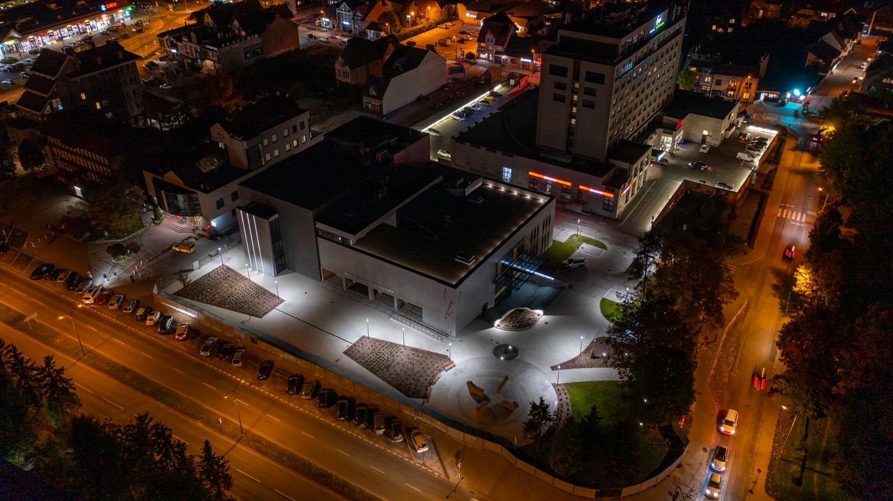 Miejskie Centrum Kultury - tak wygląda nocą (galeria zdjęć)