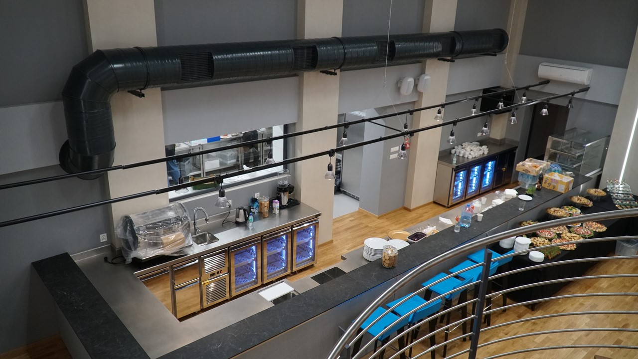 Miejskie Centrum Kultury z kawiarnią i leżakami