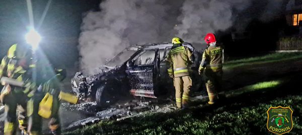 Pożar samochodu w Stasikówce (zdjecia)