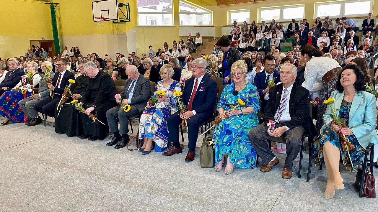 Szkoła Podstawowa w Łopusznej świętowała dziś ważny jubileusz