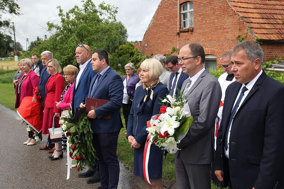 Burmistrz Grzegorz Watycha wziął udział w patriotycznych uroczystościach w partnerskiej gminie na Pomorzu