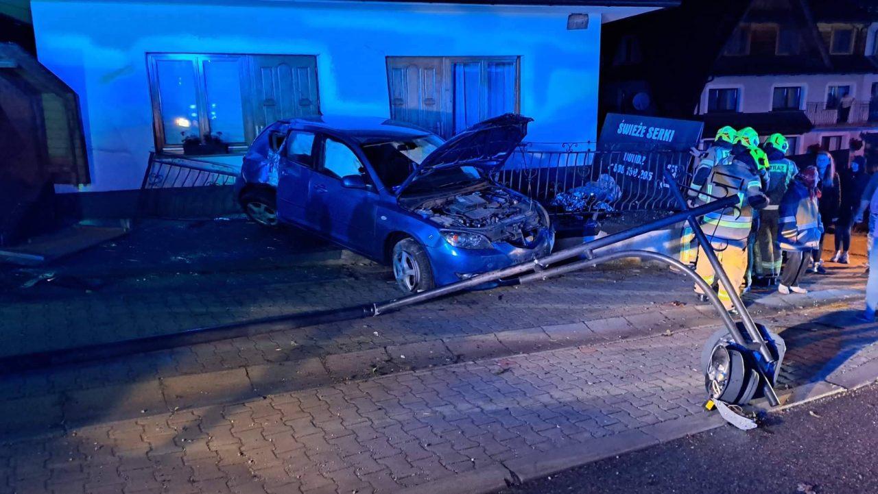 Poważny wypadek w Bukowinie Tatrzańskiej. Kierowca był pijany (zdjęcia)