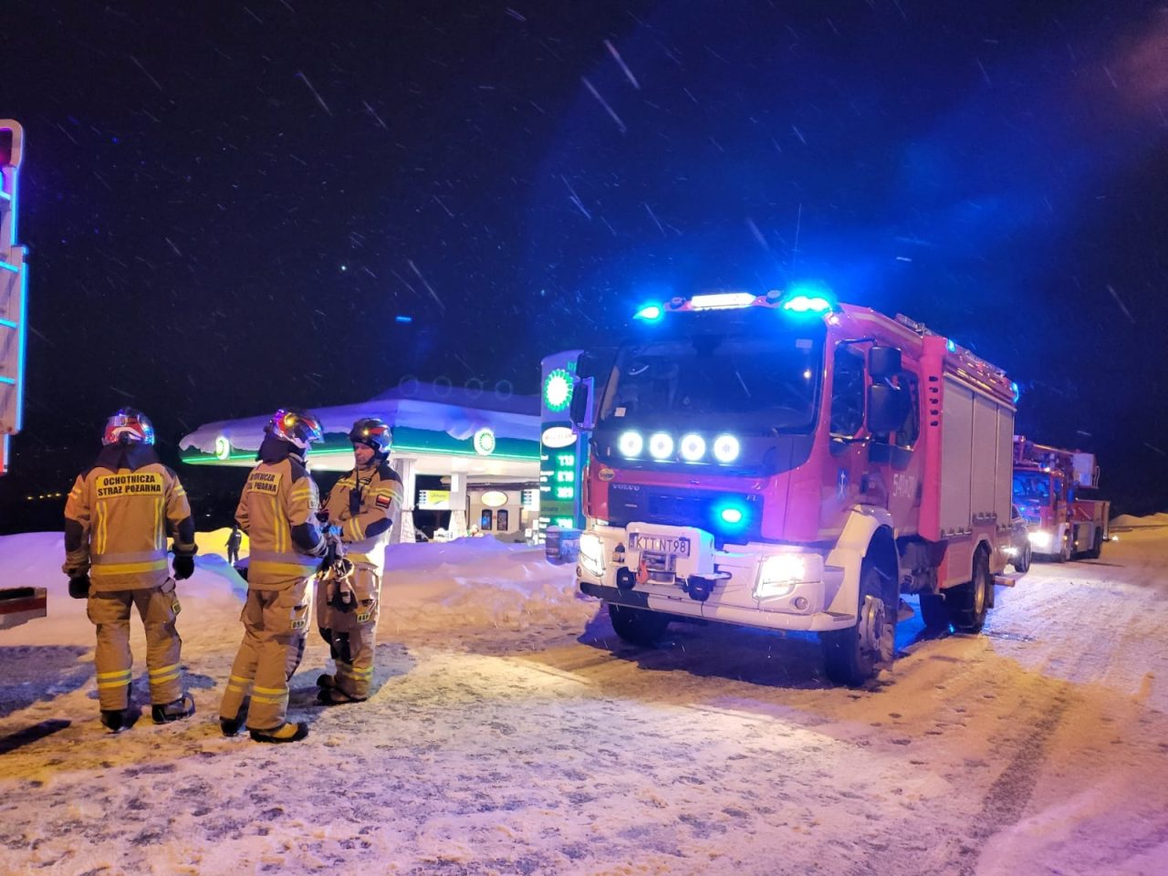 Wyciek gazu na stacji paliw w Kościelisku. Konieczna była ewakuacja 16 osób