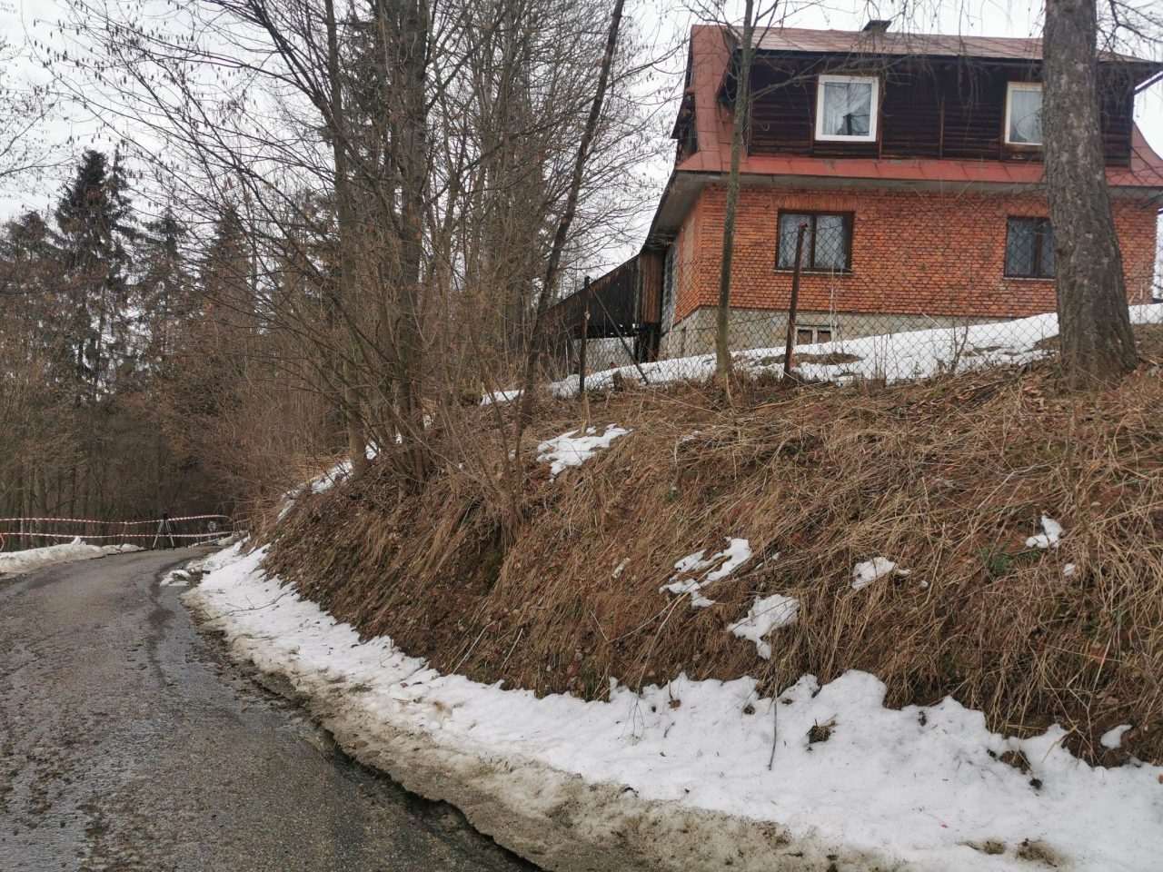 Biały Dunajec: mieszkańcy dwóch nieruchomości nieprędko dojadą do swoich domów