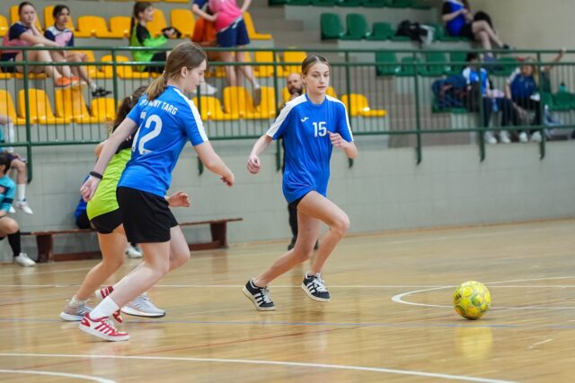 tn_2025_03_24_zawody_miedzyszkolne_dziewczat_pilka-079.jpg