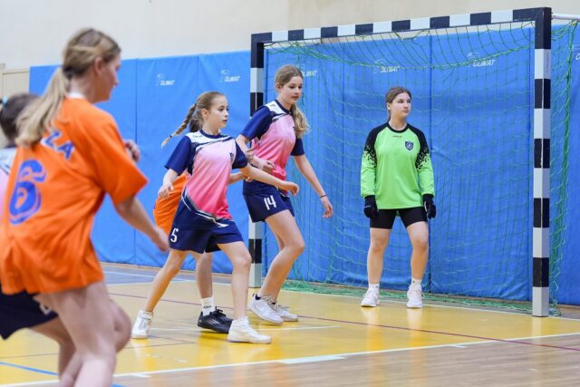 tn_2025_03_24_zawody_miedzyszkolne_dziewczat_pilka-131.jpg