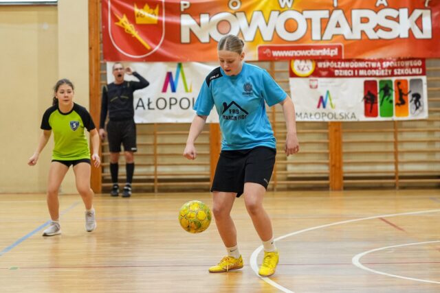 tn_2025_03_24_zawody_miedzyszkolne_dziewczat_pilka-137.jpg