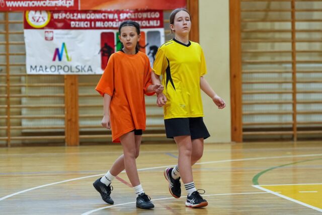 tn_2025_03_24_zawody_miedzyszkolne_dziewczat_pilka-150.jpg