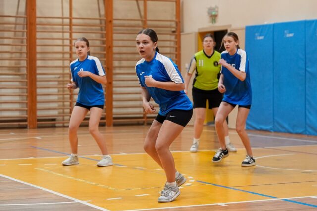 tn_2025_03_24_zawody_miedzyszkolne_dziewczat_pilka-163.jpg