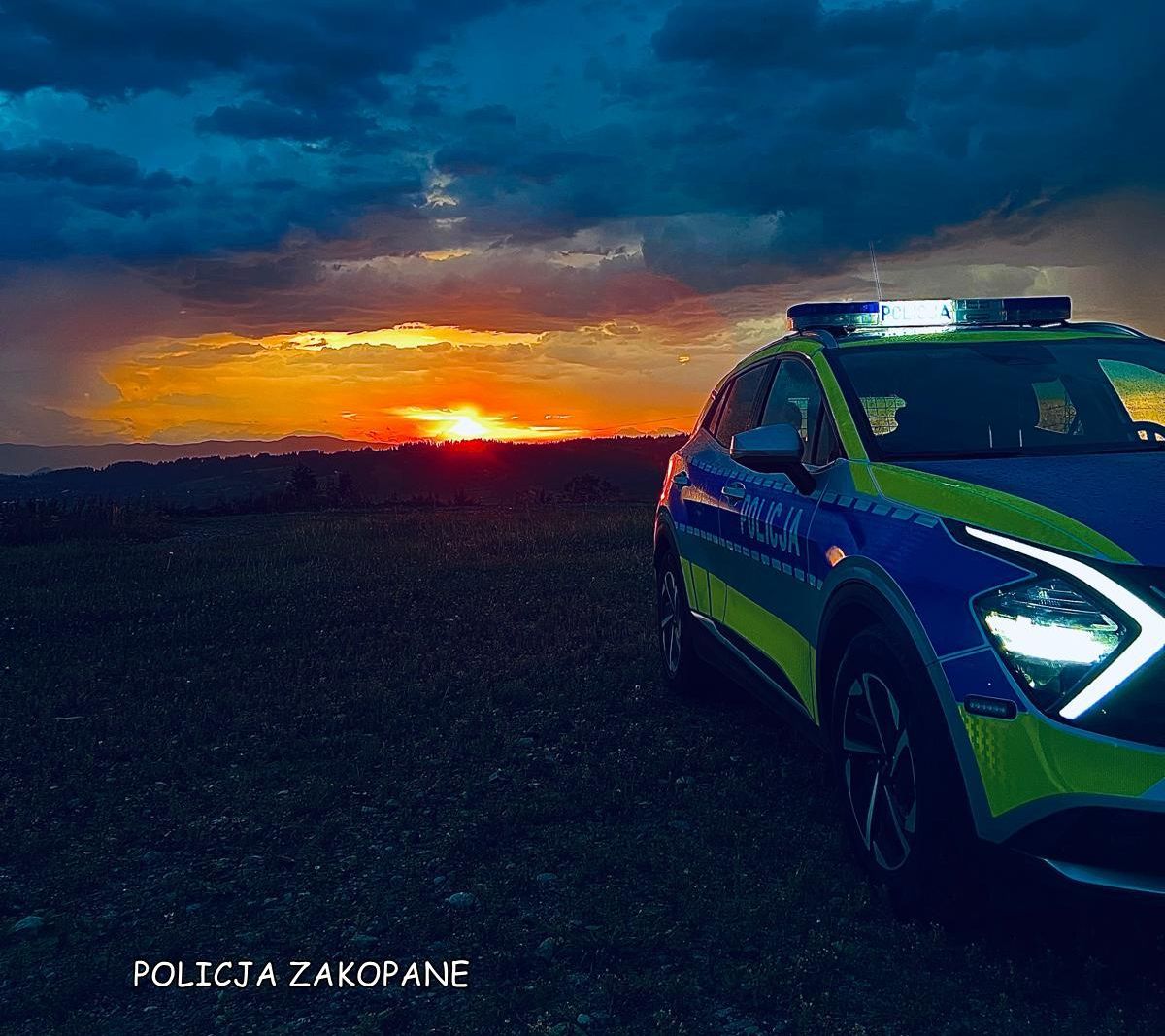 Zakopiańscy policjanci i strażacy pomogli mężczyźnie, który zgubił się w lesie