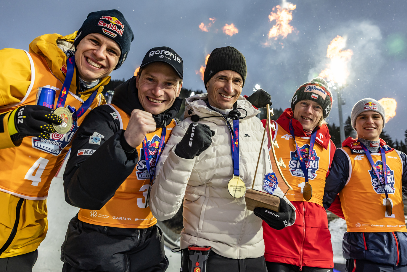 Martin Schmitt z drużyną triumfują w Red Bull Skoki w Punkt