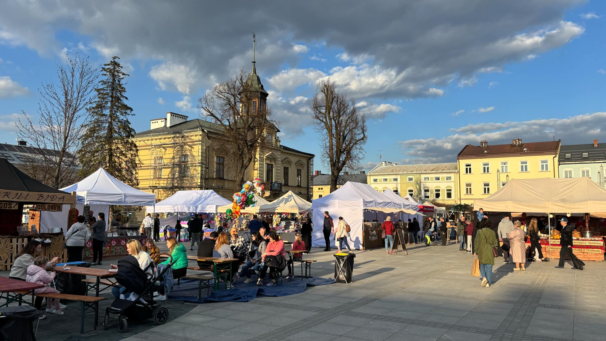 Warsztaty i liczne atrakcje na nowotarskim rynku w ramach festiwalu czekolady i słodkości czeko-fest (GALERIA)