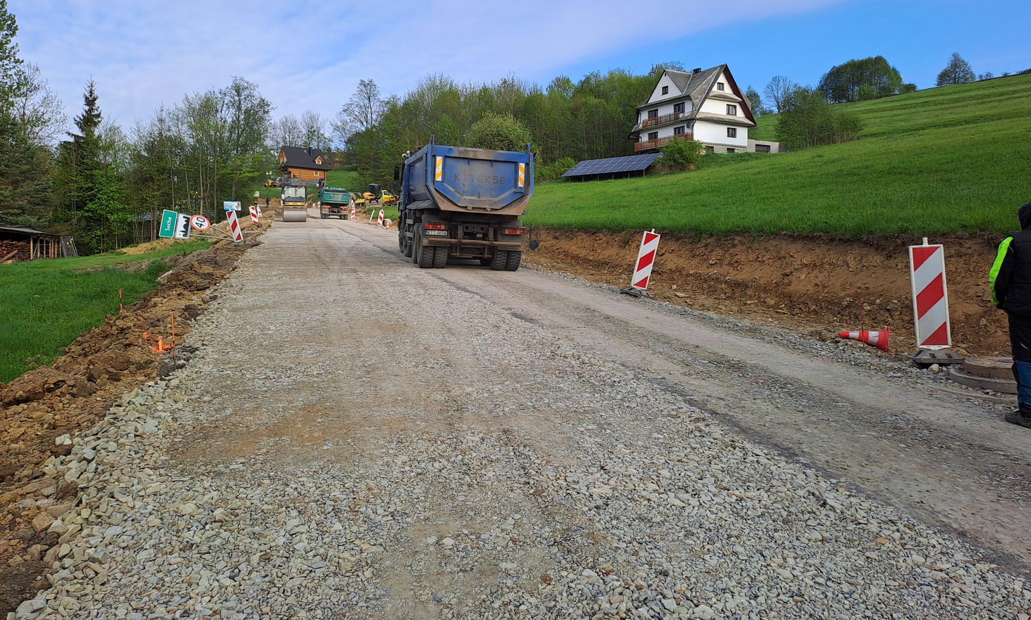 W Zębie trwa rozbudowa kluczowej drogi powiatowej. Inwestycja za ponad 8 milionów złotych