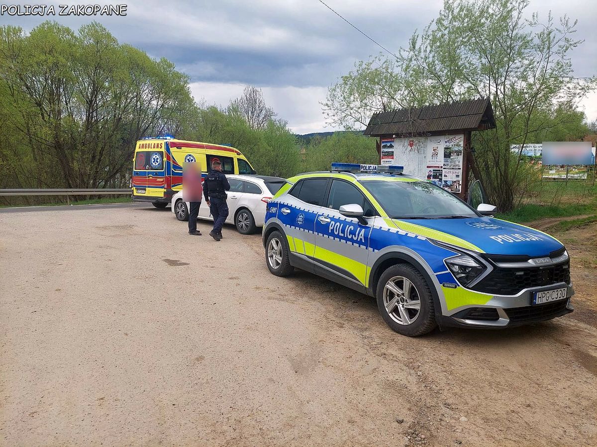 Tatrzańscy policjanci uratowali mężczyznę, który zasłabł za kierownicą