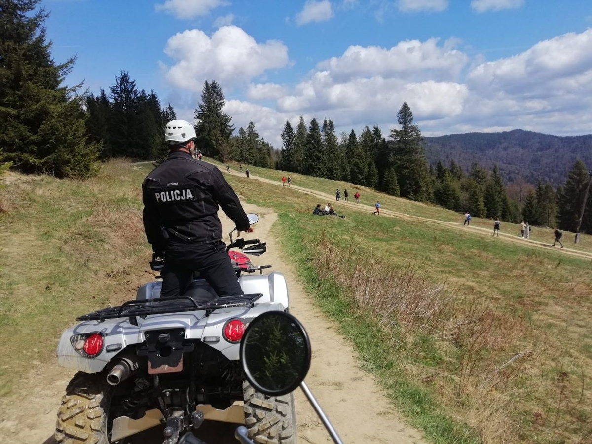 Policjanci z Nowego Targu patrolowali Gorce