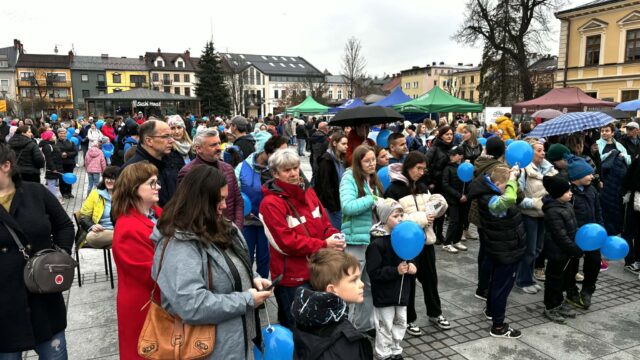 Nowy Targ na niebiesko – XI obchody Światowego Dnia Świadomości Autyzmu ...