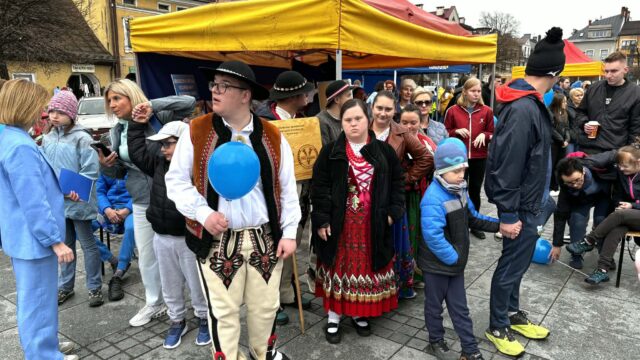 Nowy Targ na niebiesko – XI obchody Światowego Dnia Świadomości Autyzmu ...