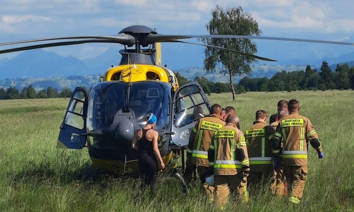 Wypadek podczas Mistrzostw Polski w Paralotniarstwie. Pilot trafił do szpitala